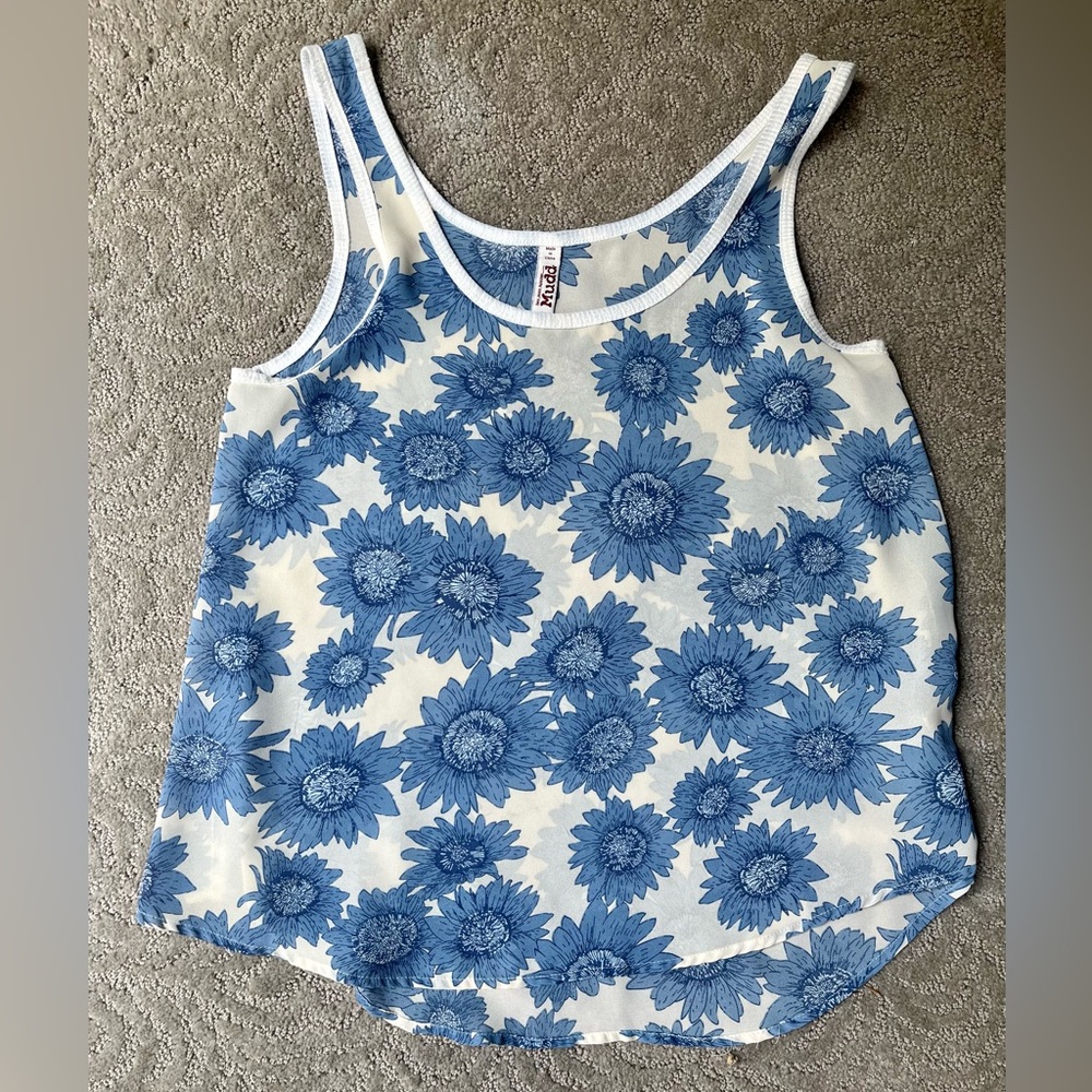 Mudd lightweight sheer floral tank